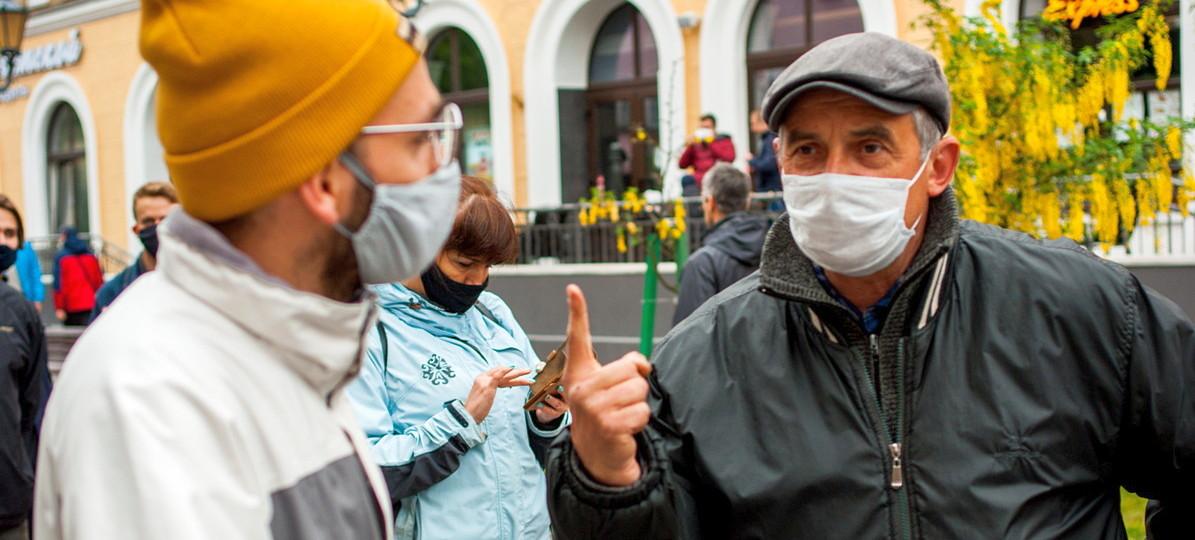 Пикет по сбору подписей в поддержку Светланы Тихановской в Бресте 31 мая 2020 года. Фото: