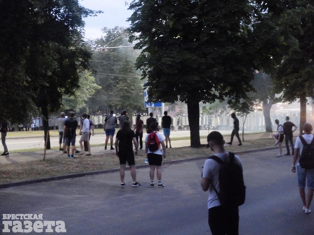 Акция протеста в Бресте 10 августа, на второй день после выборов президента. Фото: Наталья ДЯДИЧКИНА, "Брестская газета"