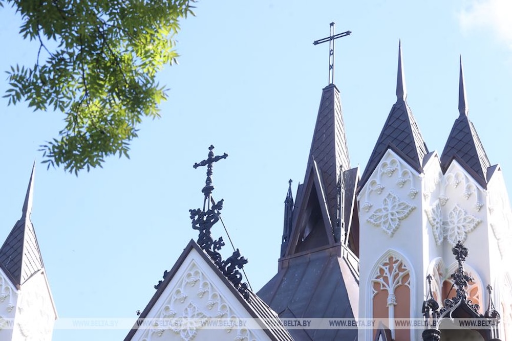 Памятник XIX века – каплица-усыпальница рода Ожешко в деревне Закозель Дрогичинского района. 