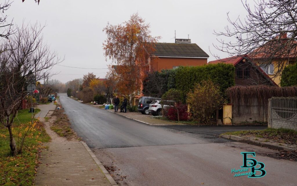 Асфальт в переулке Гагарина в Бресте. 