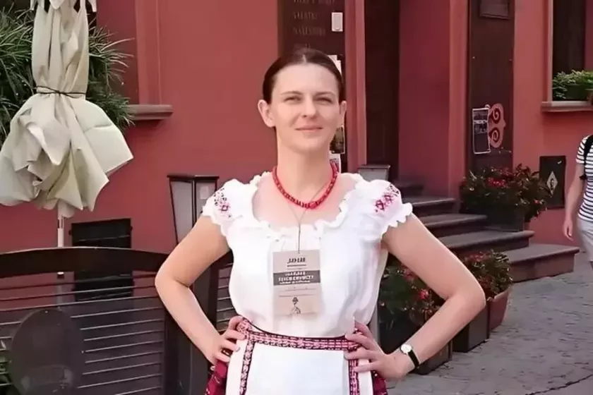 девушка в вышиванке