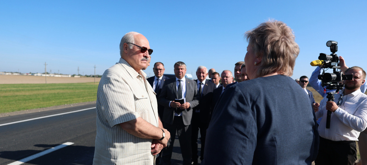 Лукашенко во время визита в Березовский район 31 июля 2026 года. Фото его пресс-службы