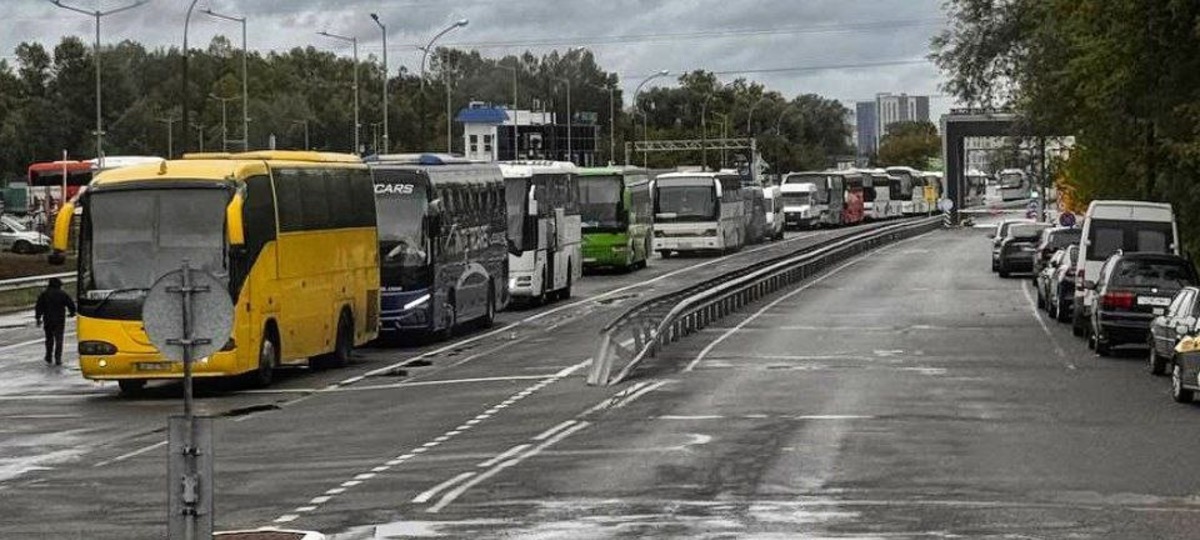 Очередь на выезде из Бреста в Тересполь 18 августа 2026 года. Фото из приграничного фата