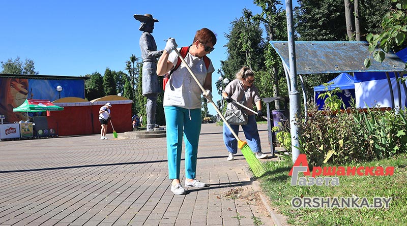 Субботник в детском парке Орши 18 июля 2026 года. Фото: Аршанская газета